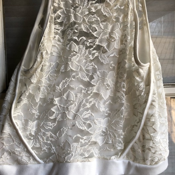 White lace crop top - Picture 3 of 3